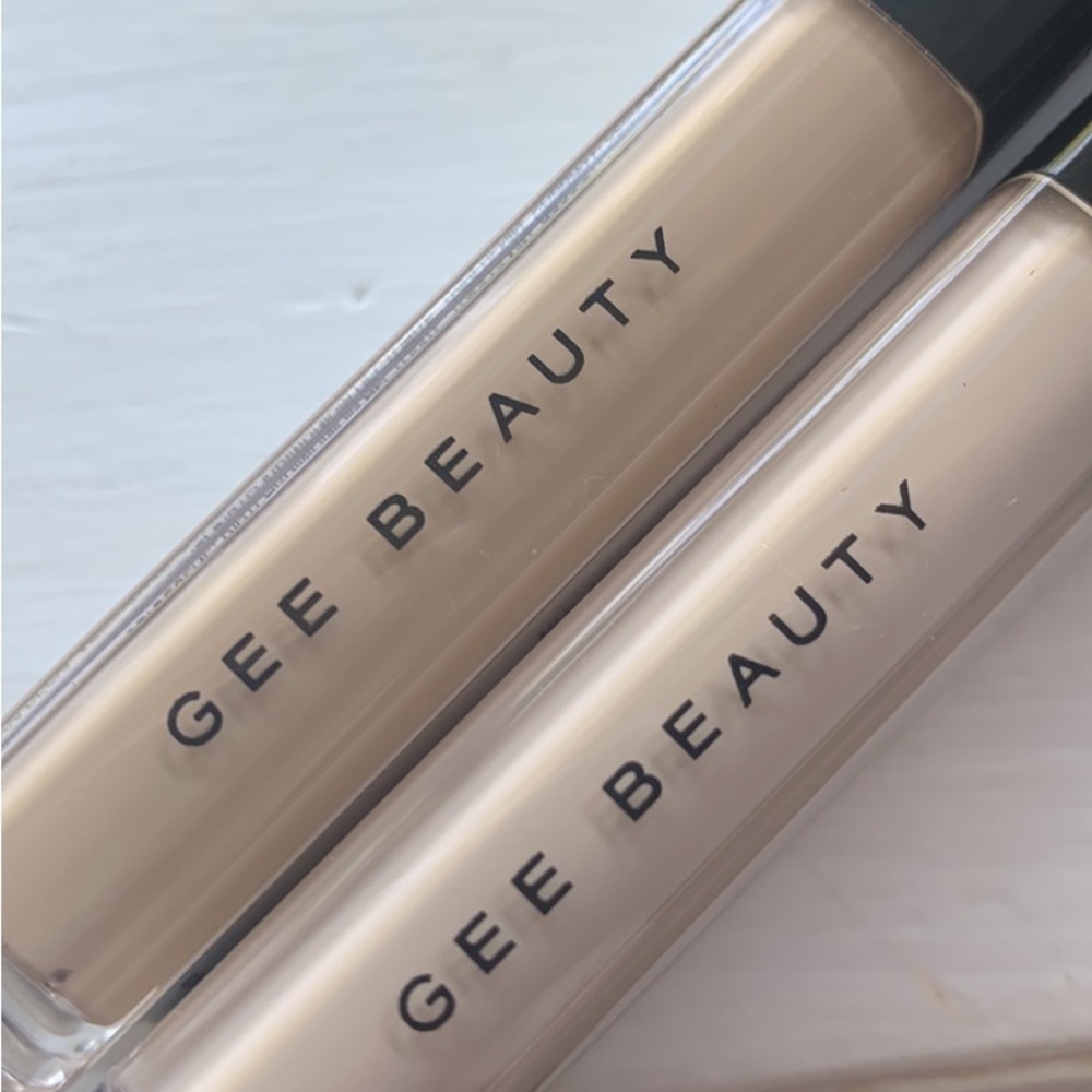 Gee beauty concealer is shades 1 and 2